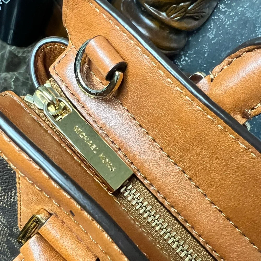 Michael Kors: Medium Selma Satchel Tote Bag in Signature Brown Logo